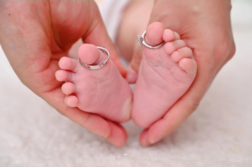 沈阳宝宝吃奶呕吐