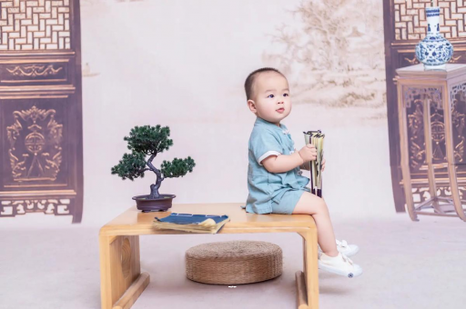 沈阳宝宝多久开始攒肚